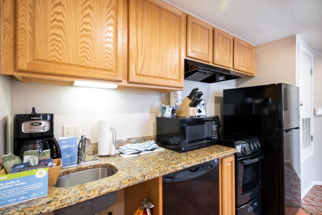 7 Club Wyndham Sedona 1 bedroom - kitchen (2).jpg