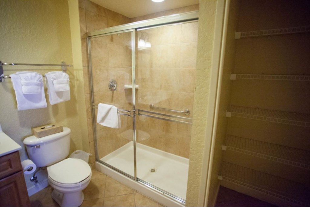 15-ClubWyndhamBonnetCreek_Fixedgrabbarforshower