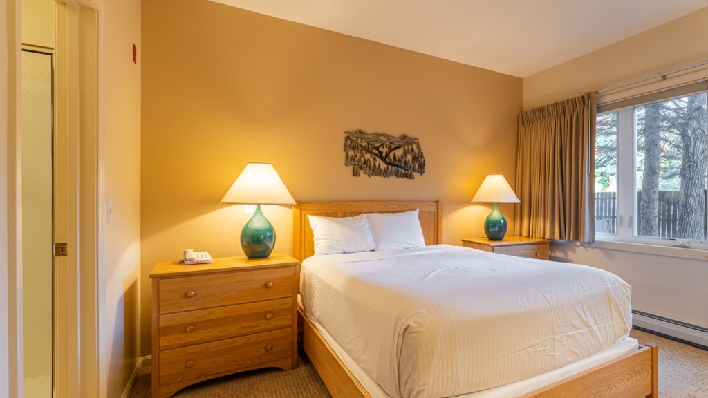 13_ClubWyndhamSmugglersNotchVermont_primarybed_1