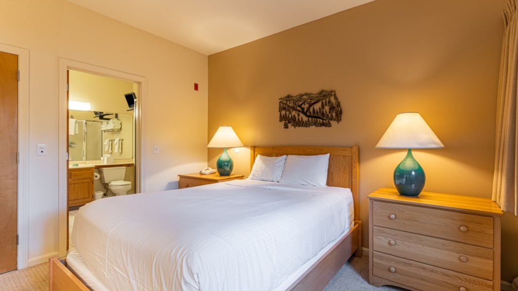 13_ClubWyndhamSmugglersNotchVermont_primarybed_4