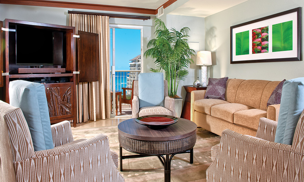 001-waikiki-beach-walk-gallery-pres-living