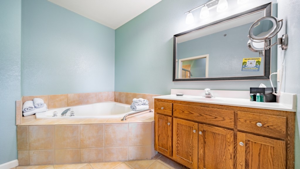 13 Williamsburg_1bedroom - 029.jpg