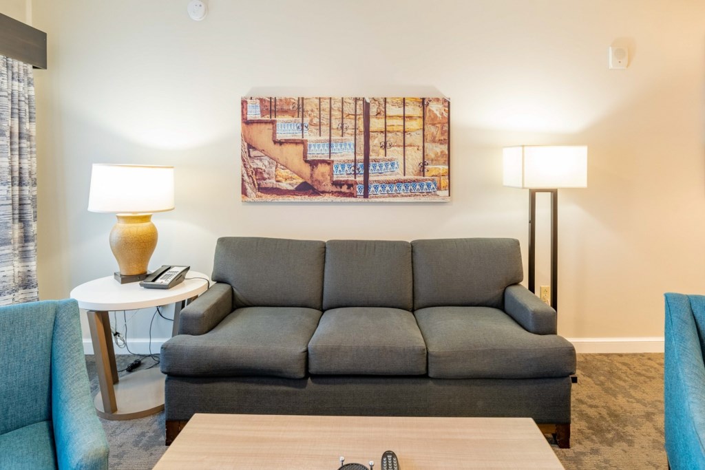 10 Club Wyndham La Cascada-livingroom_002.jpg