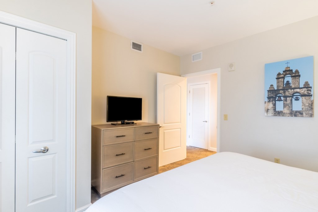 16 Club Wyndham La Cascada-1bedroom_021.jpg