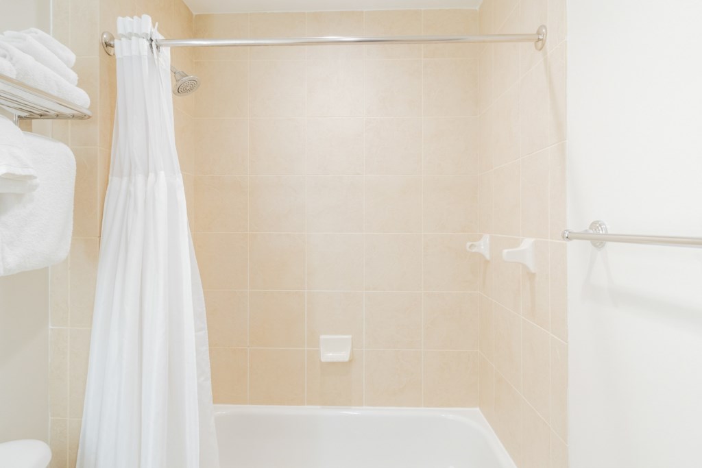 26 Club Wyndham La Cascada-1bathroom_025.jpg