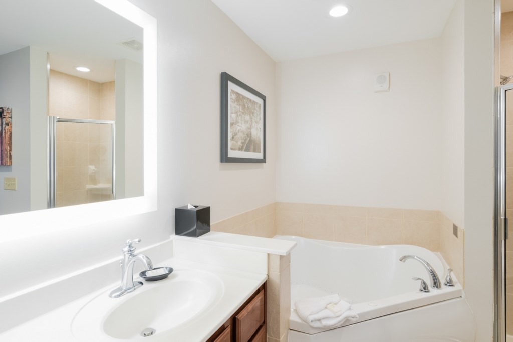 39 Club Wyndham La Cascada-2bathroom_039.jpg