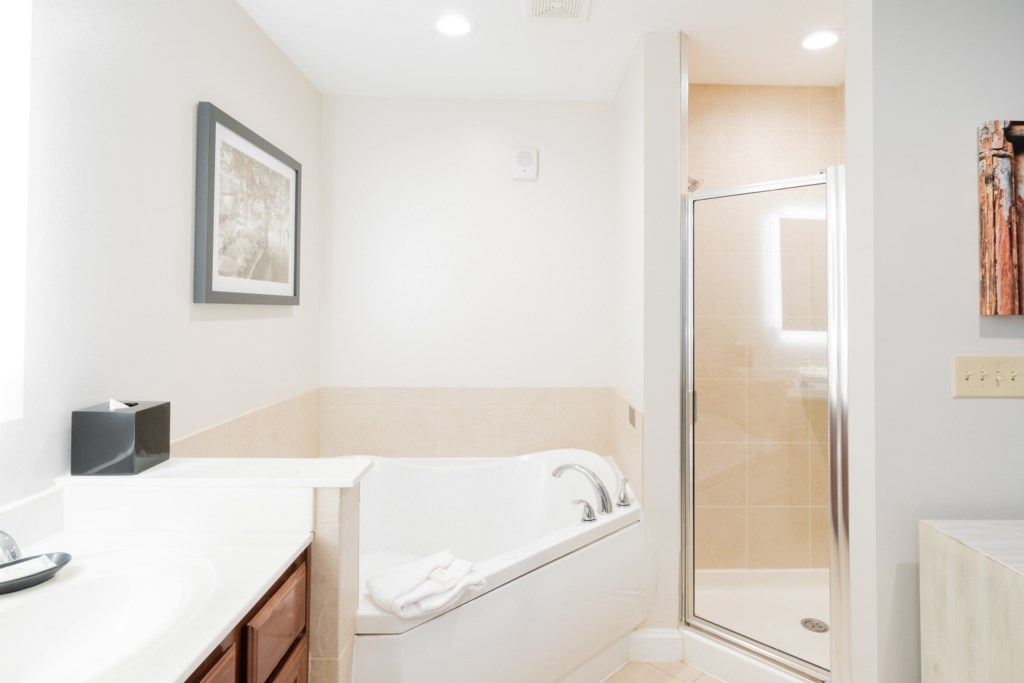 40 Club Wyndham La Cascada-2bathroom_038.jpg