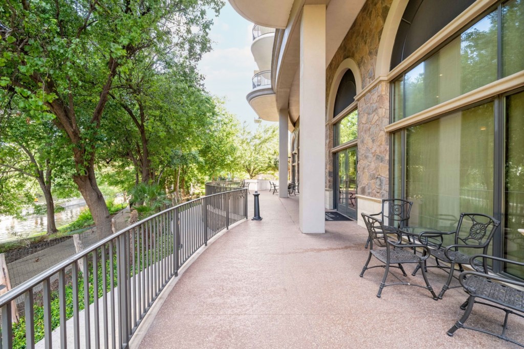 84 Club Wyndham La Cascada-exterior_101.jpg