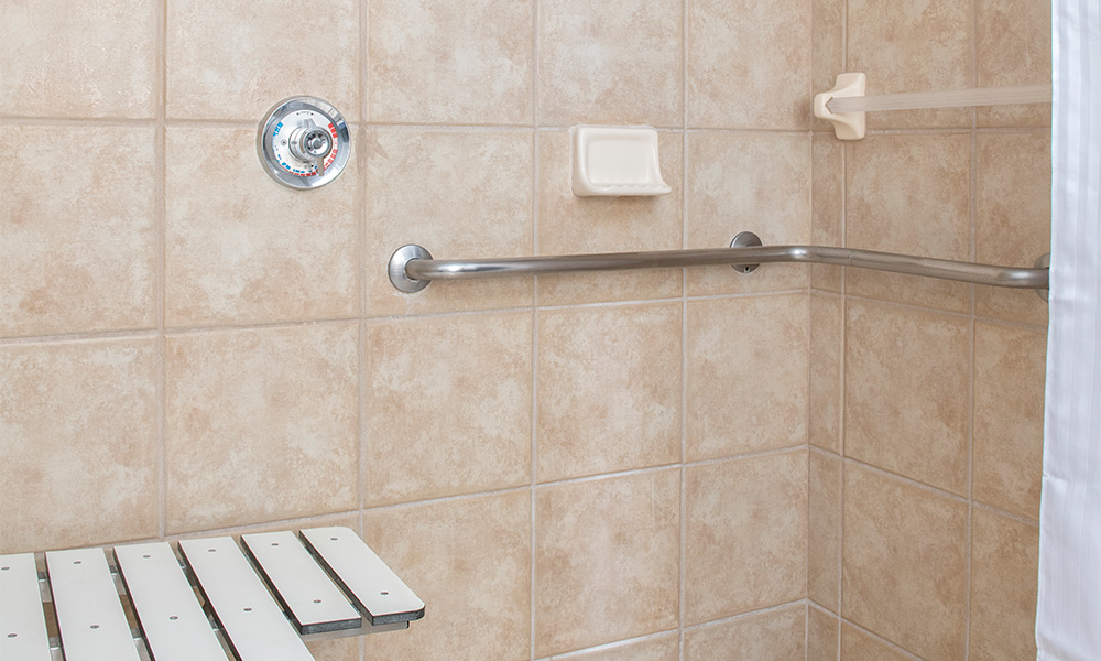 010-grand-desert-gallery-pres-bath-ada