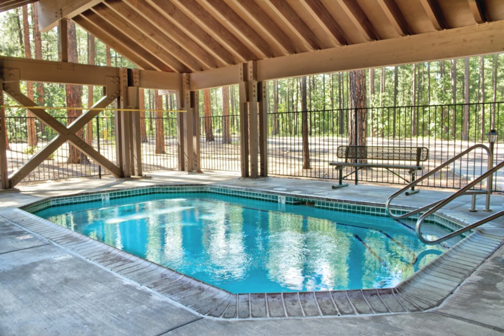 AZ_pinetop_hot_tub2_002_S.jpg