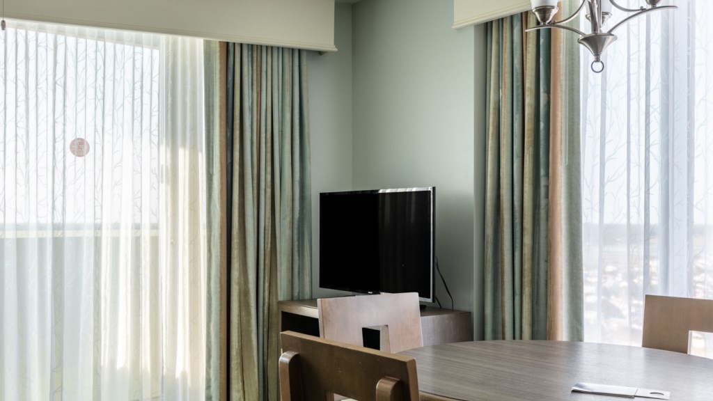 410SOceanBlvd_alivingroom-001