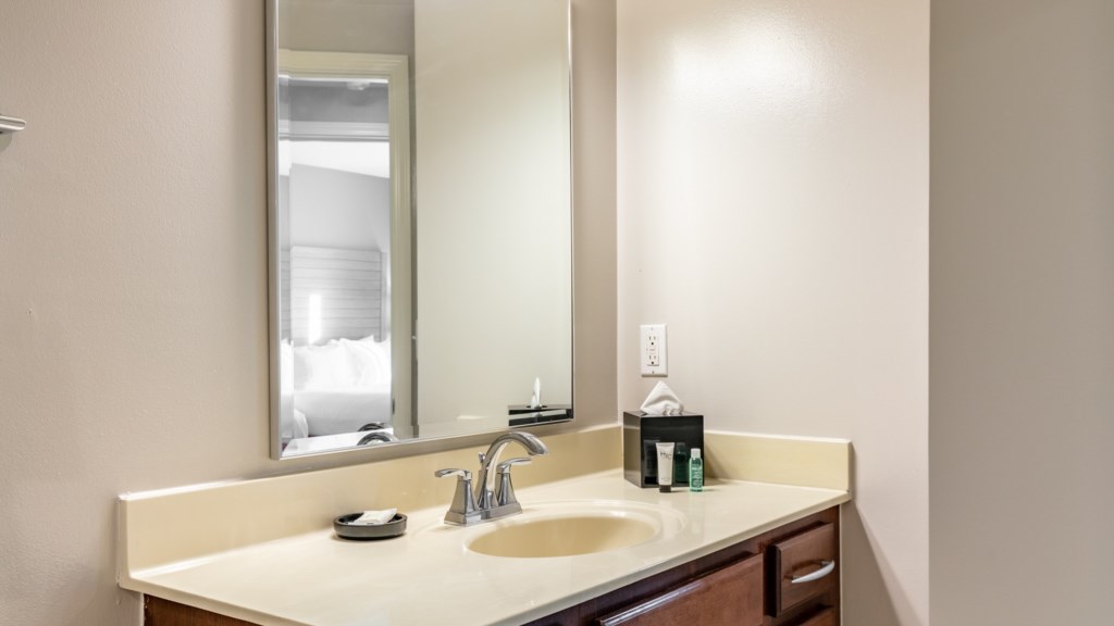 ClubWyndhamTowersontheGrove_009