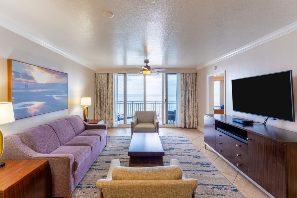 6ClubWyndhamPanamaCityBeach_presidentiallivingroom-003