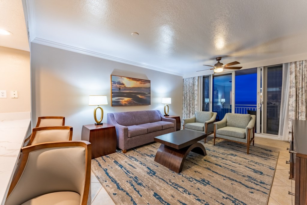 6ClubWyndhamPanamaCityBeach_presidentiallivingroom-007