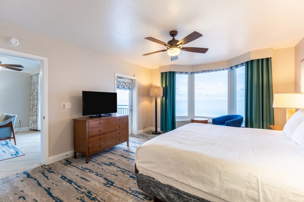 7ClubWyndhamPanamaCityBeach_masterbedroom-003
