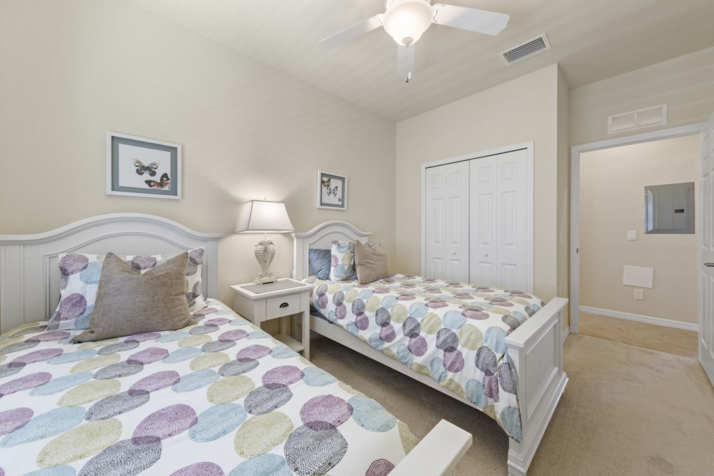 017_guest_bedroom_2_of_2