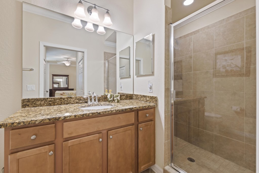 019_primary_bathroom