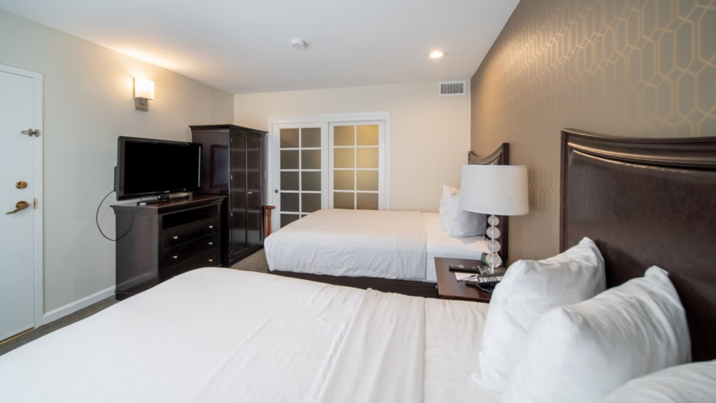 Club Wyndham Peacock Suites_10.jpg