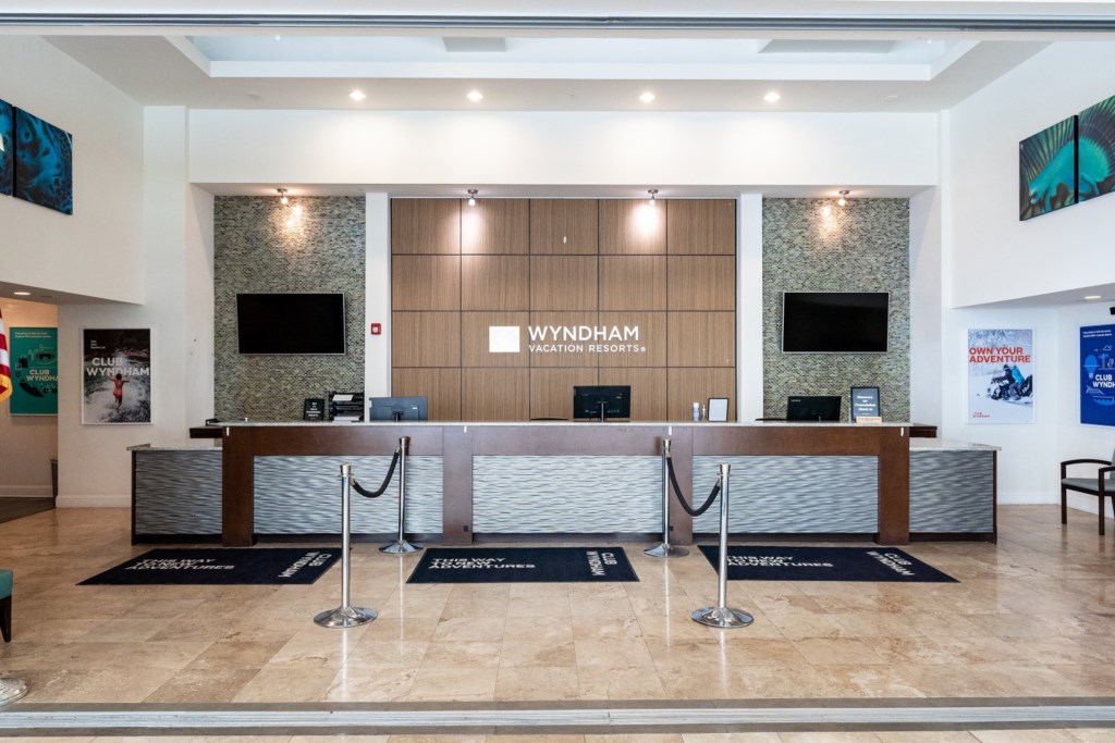 4ClubWyndhamPanamaCityBeach_frontdesk-001