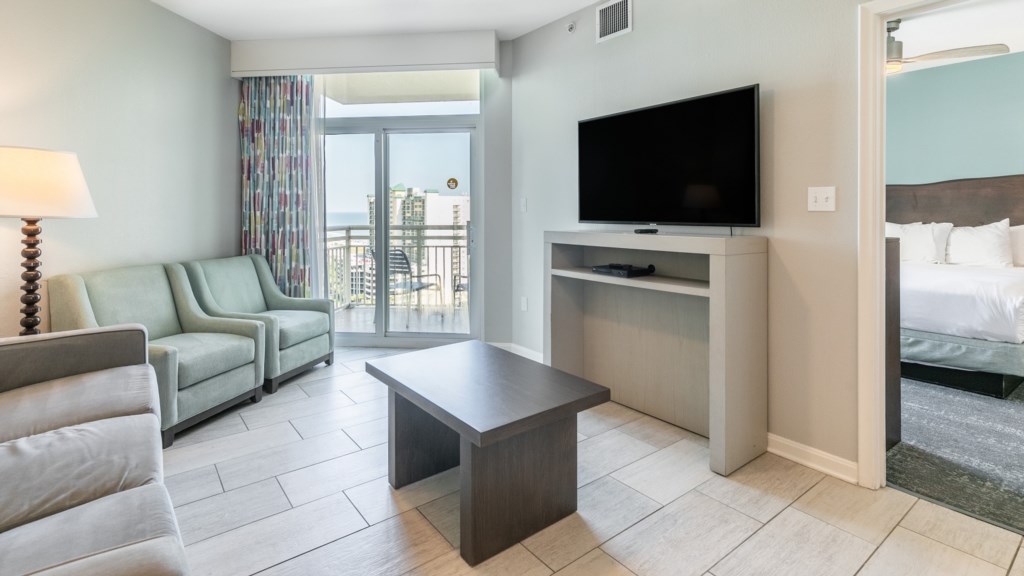 ClubWyndhamOceanBoulevard_1aLivingroom-005