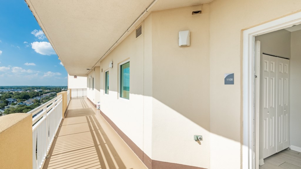 ClubWyndhamOceanBoulevard_2Balcony-002