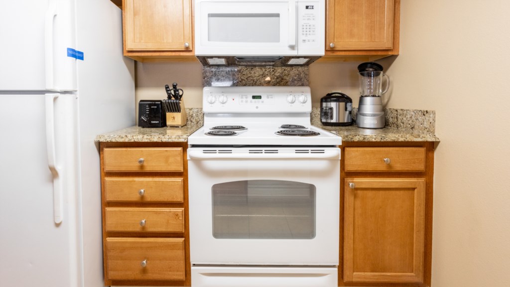 10 Club Wyndham Waikiki Beach Walk 1 bedroom - kitchen (11).jpg