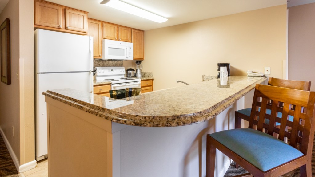 8 Club Wyndham Waikiki Beach Walk 1 bedroom - kitchen (3).jpg