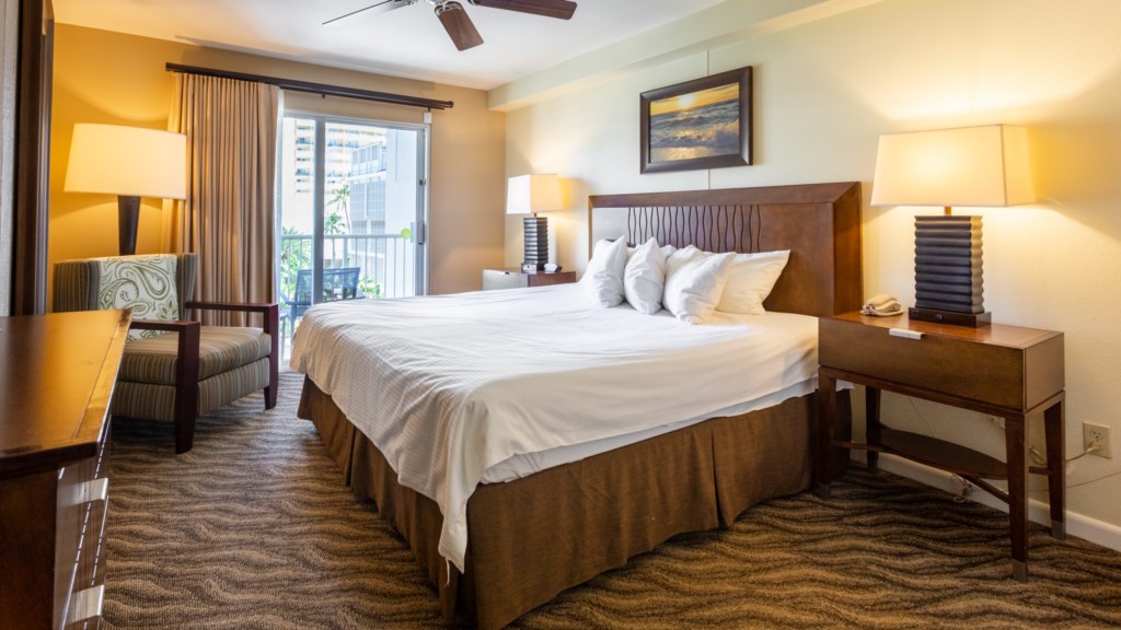 11 Club Wyndham Waikiki Beach Walk 1 bedroom - bedroom.jpg