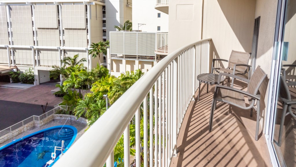 18ClubWyndhamWaikikiBeachWalk1bedroom-balcony(2)