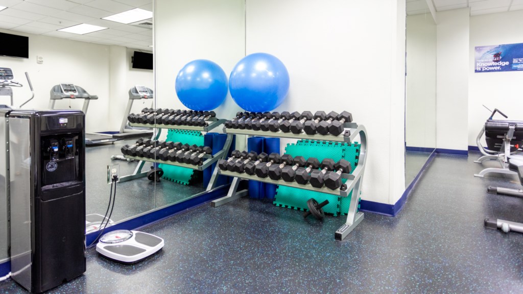 24ClubWyndhamWaikikiBeachWalk-fitnesscenter