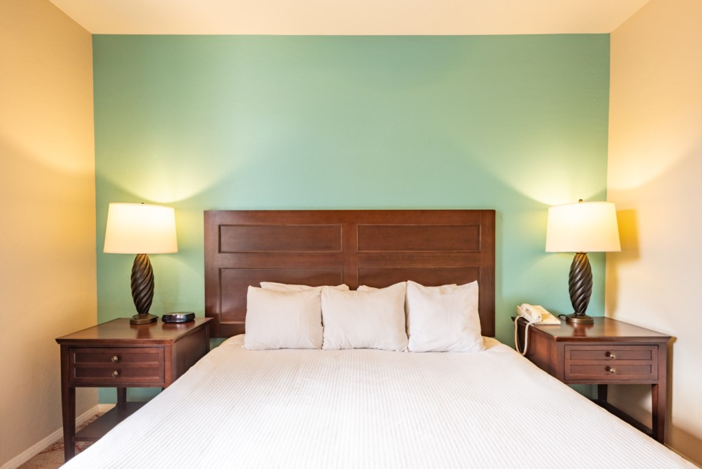 10 Club Wyndham Sedona 1 bedroom - bedroom (3).jpg