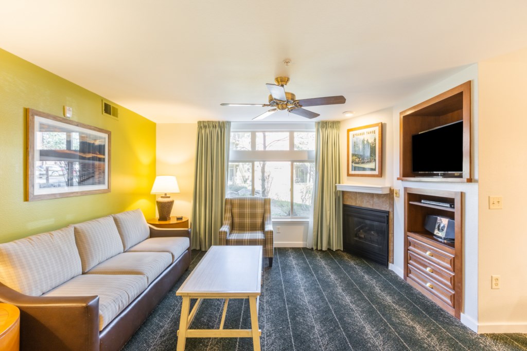 10_ClubWyndhanSouthShore_LivingArea_007