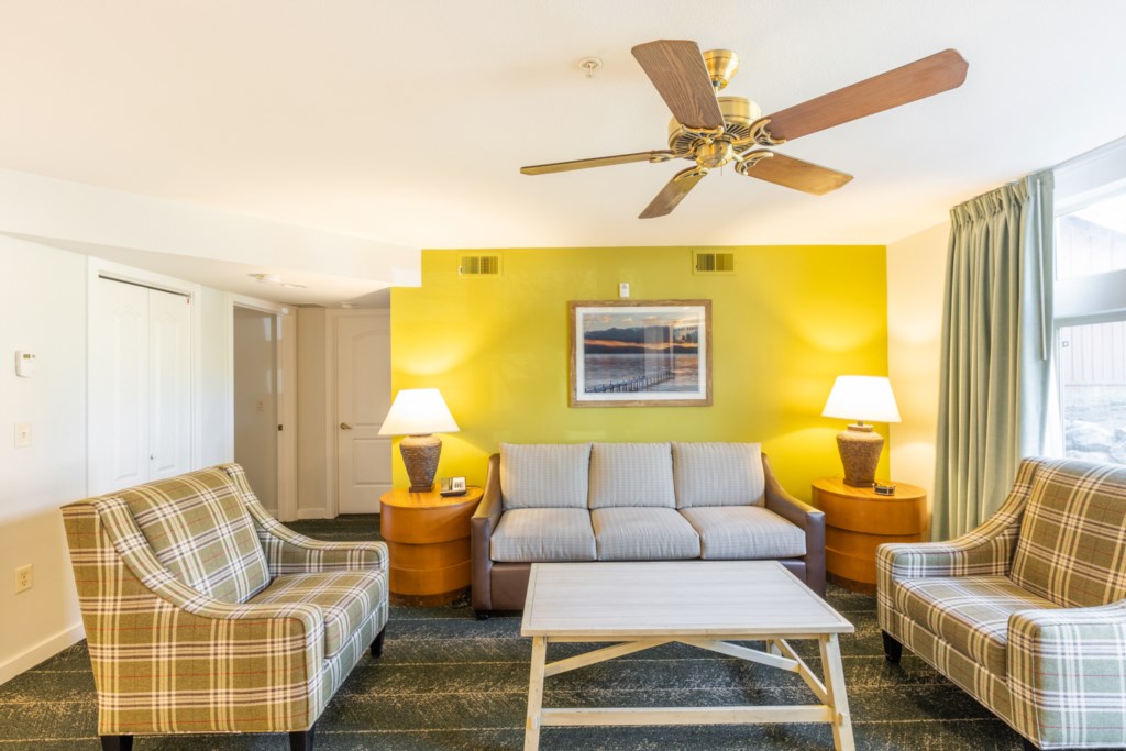 12_ClubWyndhanSouthShore_LivingArea_009