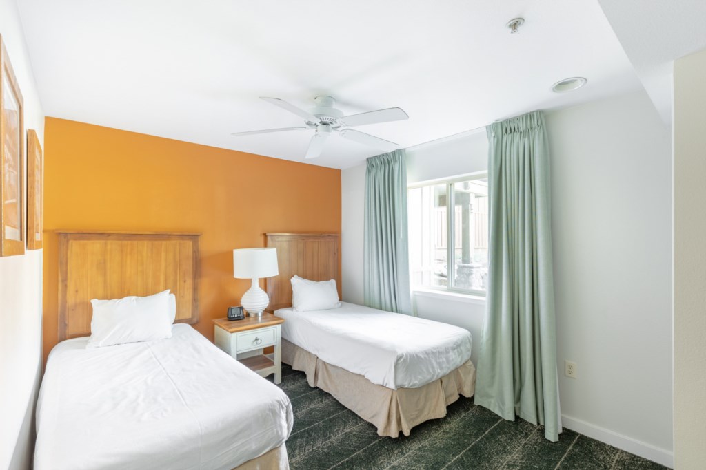 31_ClubWyndhanSouthShore_Bedroom2_017