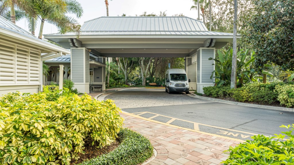 Marriott's Cypress Harbour_47_Drop Off area.jpg