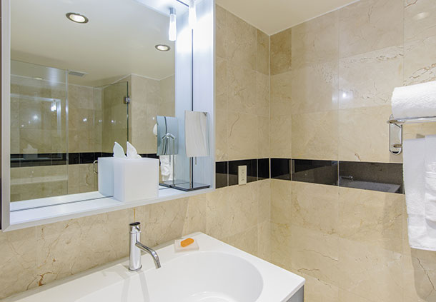 SO-P-090-K-Studio-Bath-STKT-610x423.jpg