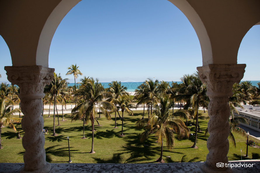 ocean-front-roof-top--v2039761.jpg