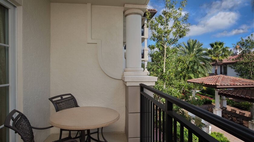 mcolr-balcony-0087-hor-wide.jpg