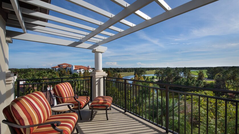 mcolr-balcony-0100-hor-wide.jpg
