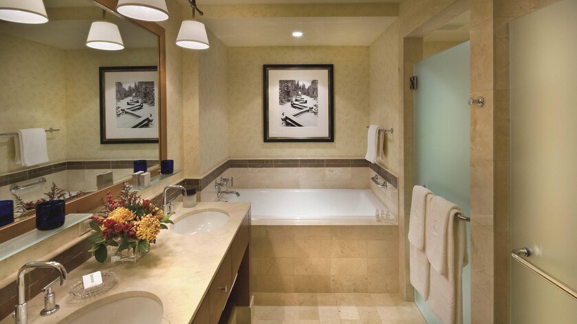 rnorz-bath-0942-hor-wide.jpg