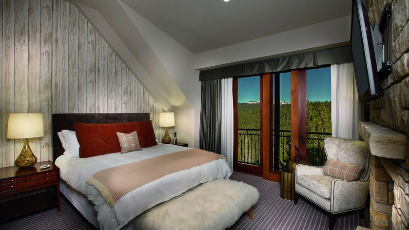 rnorz-bedroom-3709-hor-wide.jpg