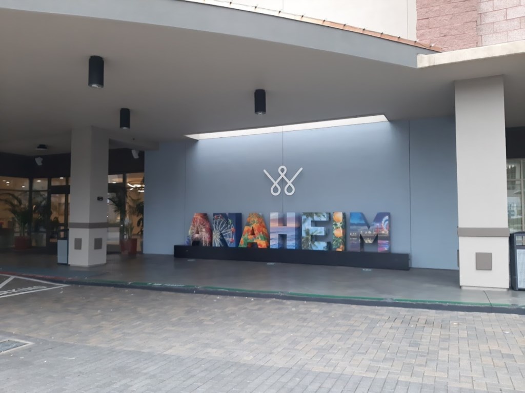 ClubWyndhamAnaheim_a4
