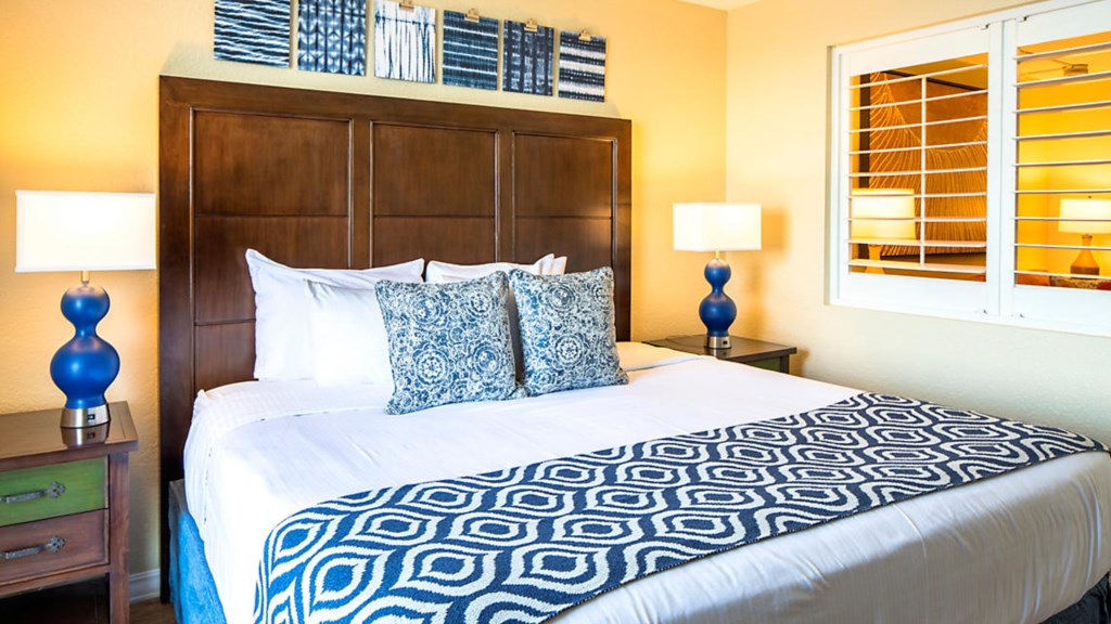 casa-del-mar-beach-resort-2bed-guestroom.jpg