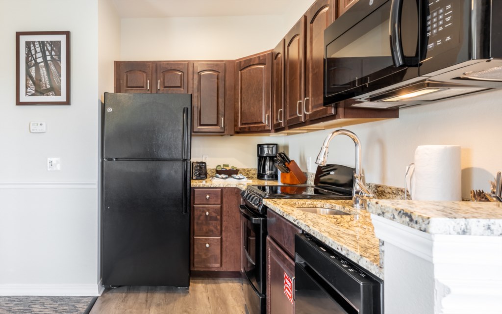 ClubWyndham_1Kitchen-002_studio