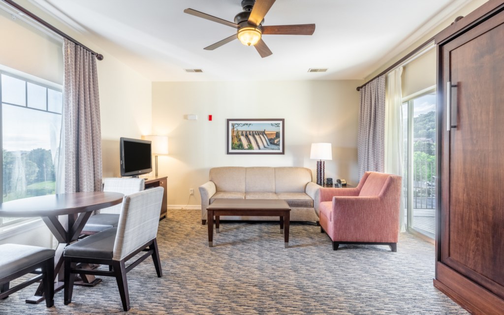 ClubWyndham_1Livingarea-002-Edit_studio