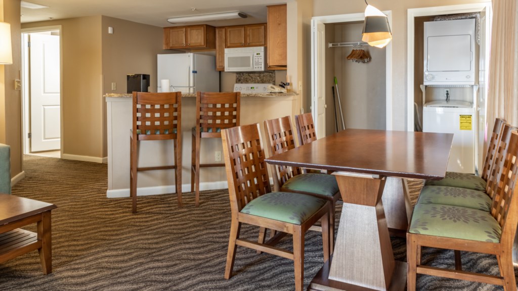 Club Wyndham Waikiki Beach Walk - 2 Bedroom Deluxe - 011.jpg