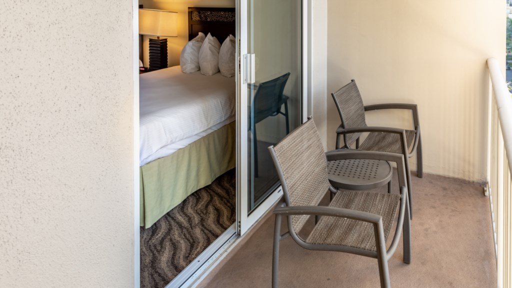 Club Wyndham Waikiki Beach Walk - 2 Bedroom Deluxe - 017.jpg