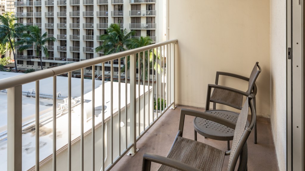 Club Wyndham Waikiki Beach Walk - 2 Bedroom Deluxe - 018.jpg