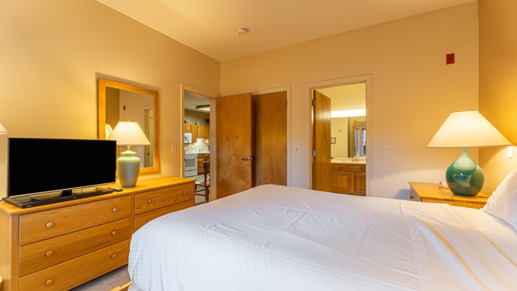 13_ClubWyndhamSmugglersNotchVermont_primarybed_7