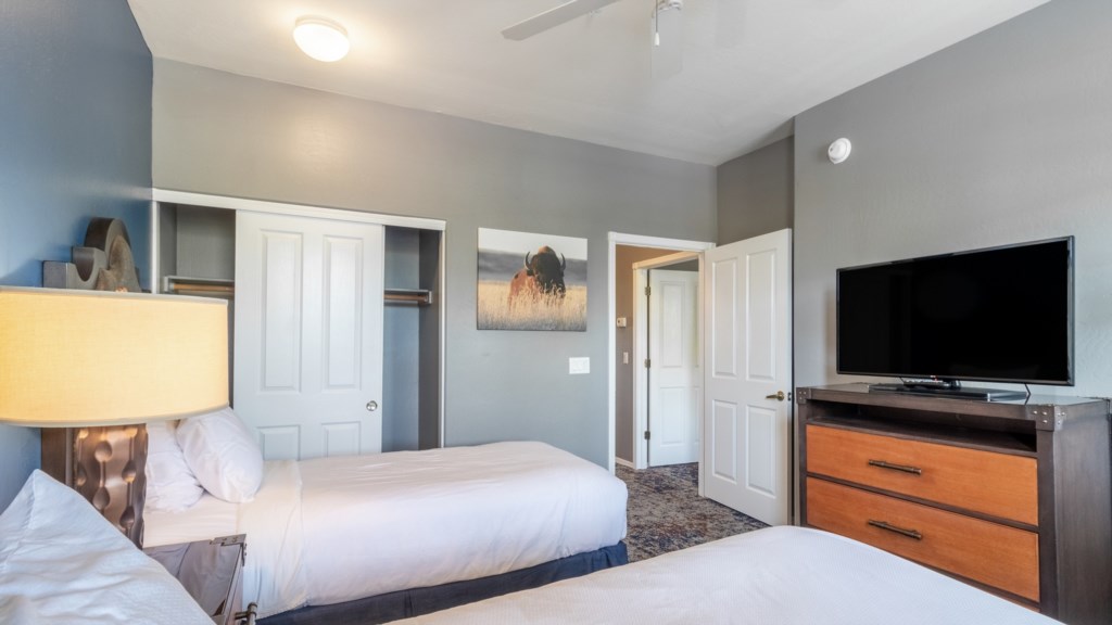 20 Club Wyndham Bison Ranch_Bedroom2 - 0002.jpg